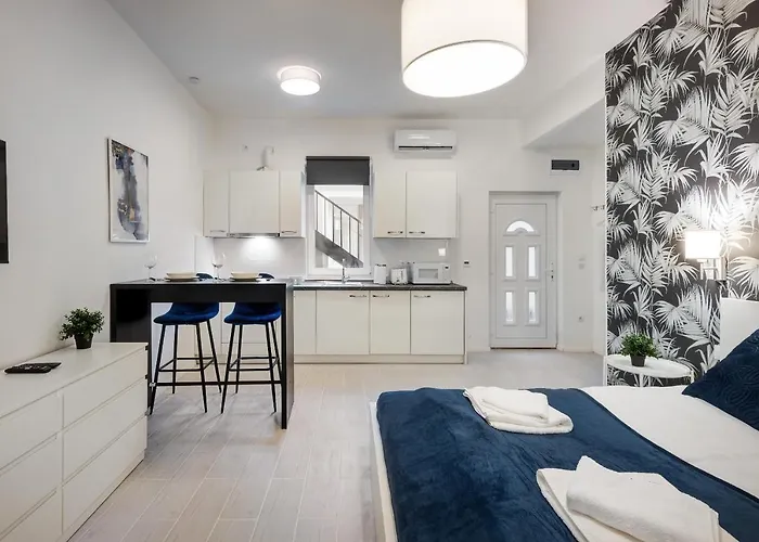 Modern Stay In Authentic Central Area